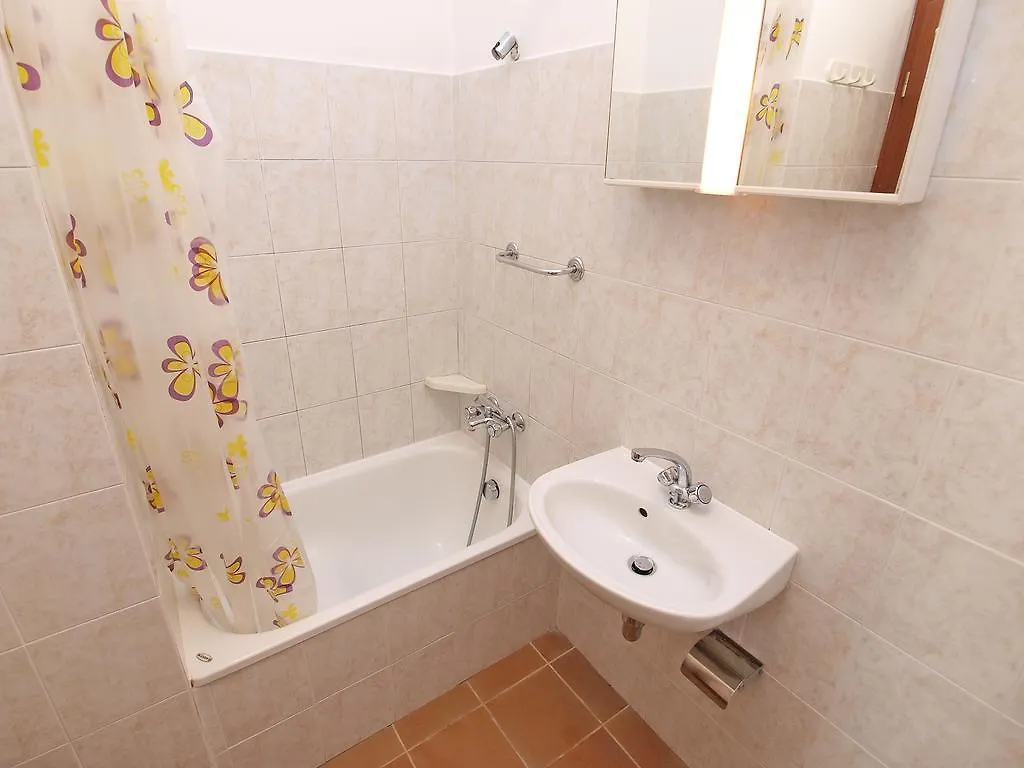 Guest house Apartments Ana 920 Fazana